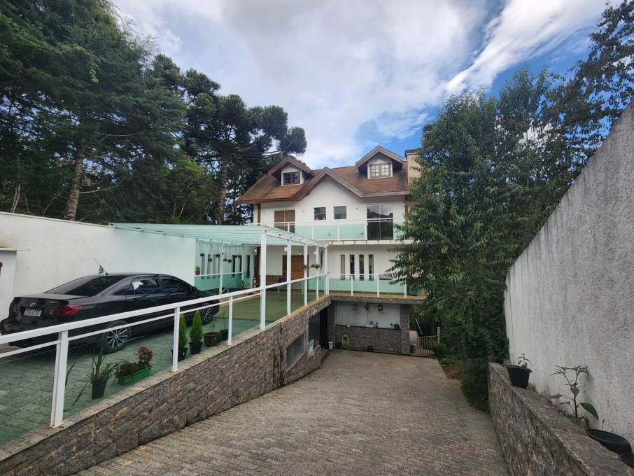 CASA TRIPLEX-CAMPOS DO JORD?O - SP